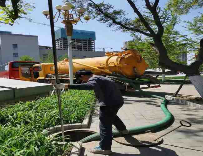 化粪池清理找谁潘马房路清理化粪池价格