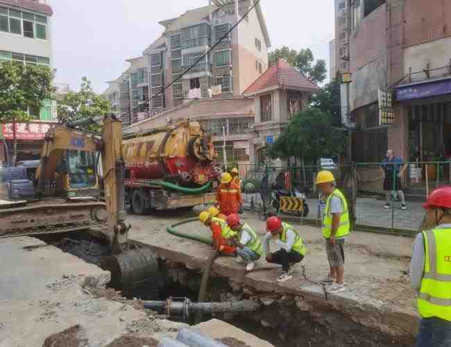 化粪池清理服务态度怎么写大段村中心大街化粪池清理多少钱