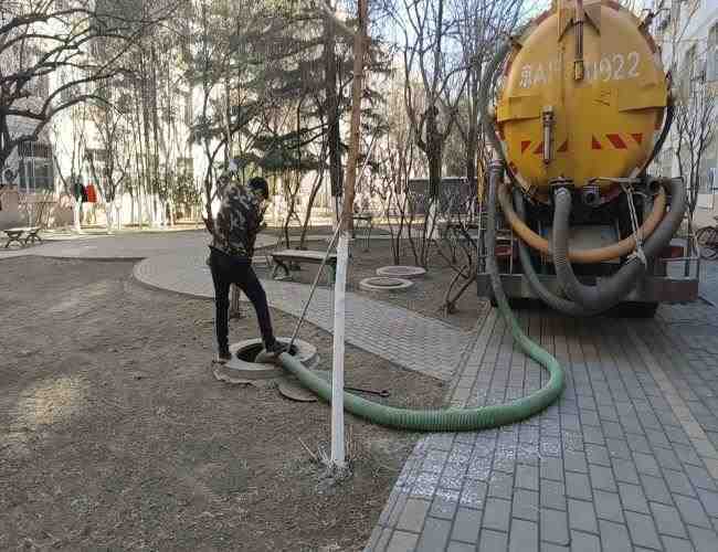 化粪池清理，防止死亡陷阱，守护城市健康
