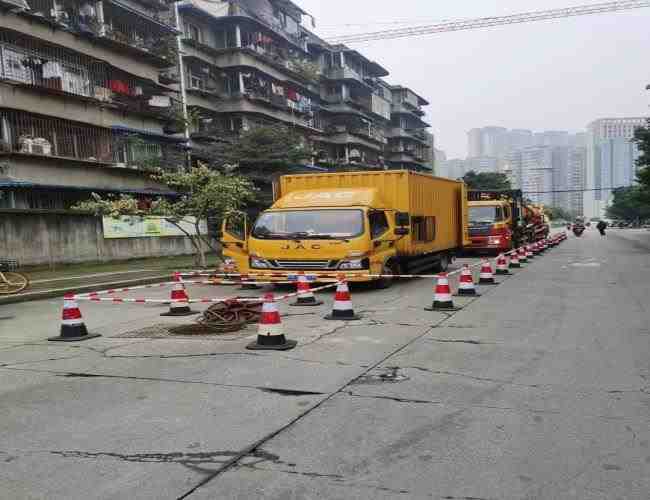 化粪池的孔很小怎么清理上地清理化粪池多少钱