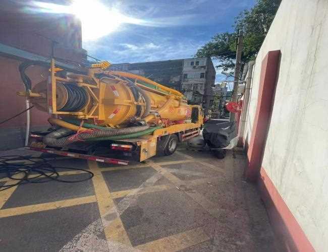 化粪池满了如何正确清理美林小区南门抽化粪池费用