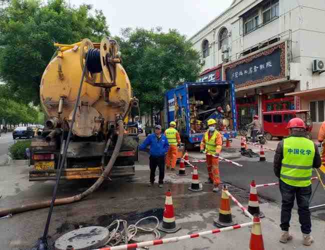 化粪池清理与道路交通的联系是什么？