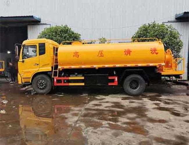 污水抽取工作中的环境风险评估与防控措施。